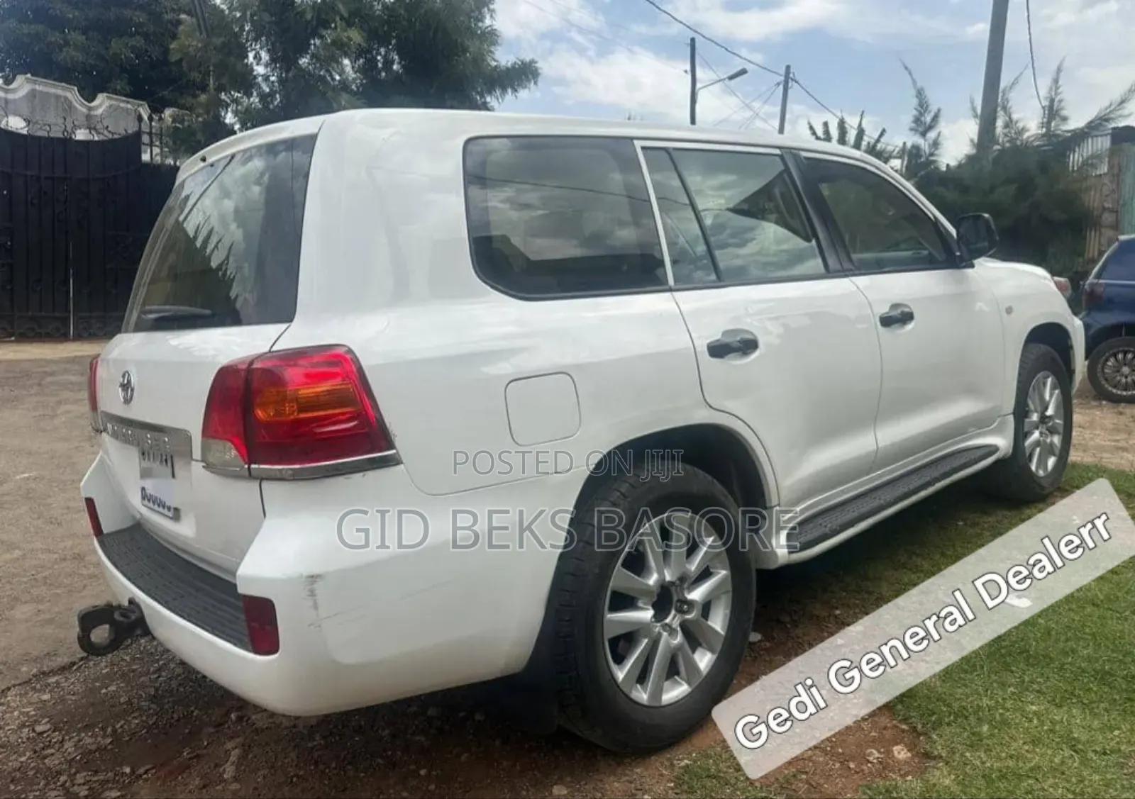 Toyota Land Cruiser 2012 White