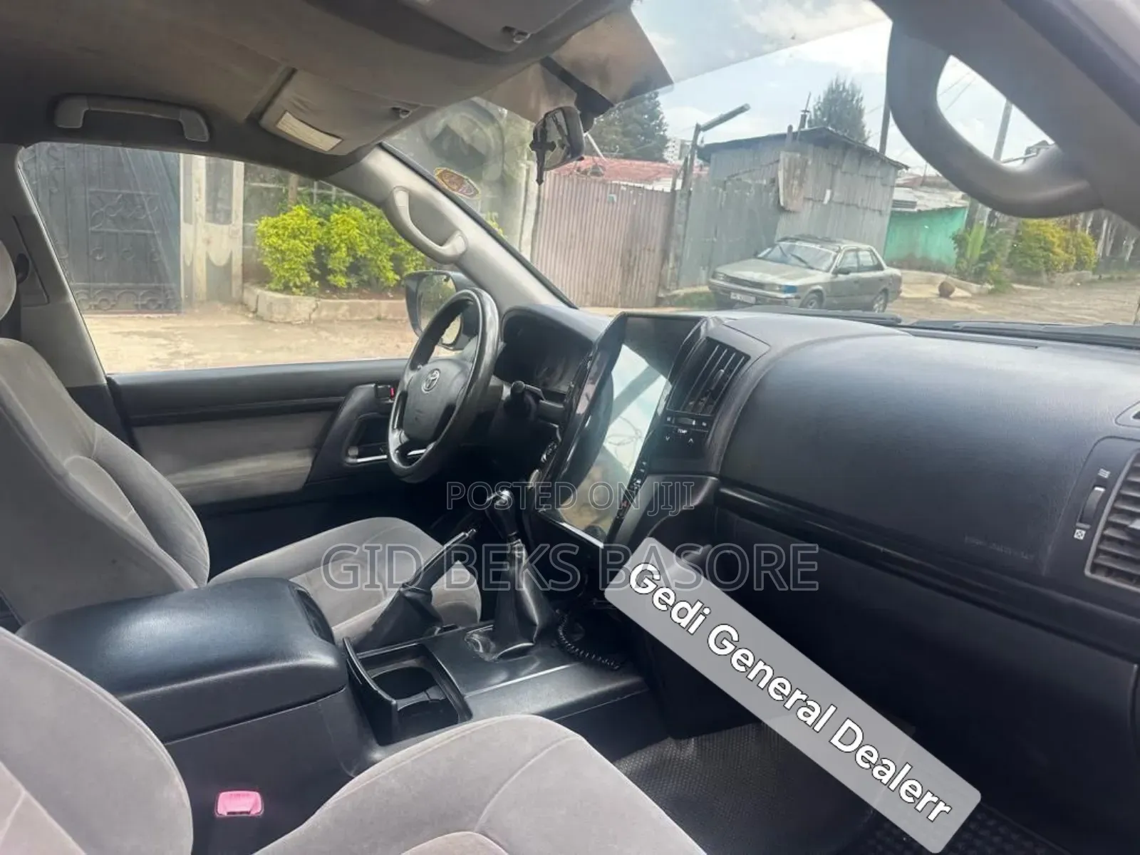 Toyota Land Cruiser 2012 White