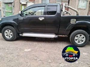 Toyota Hilux 2012 Black