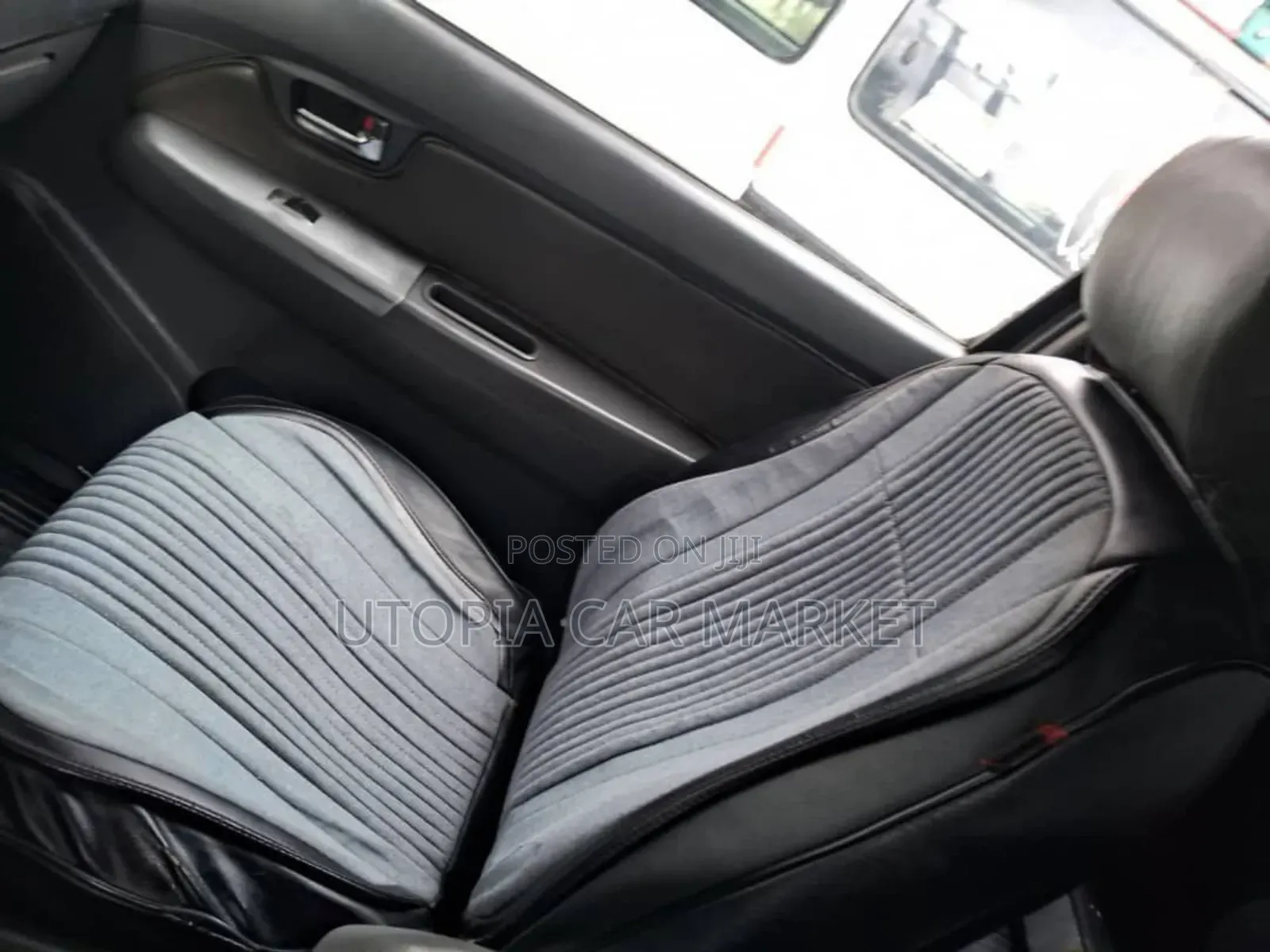 Toyota Hilux 2012 Black