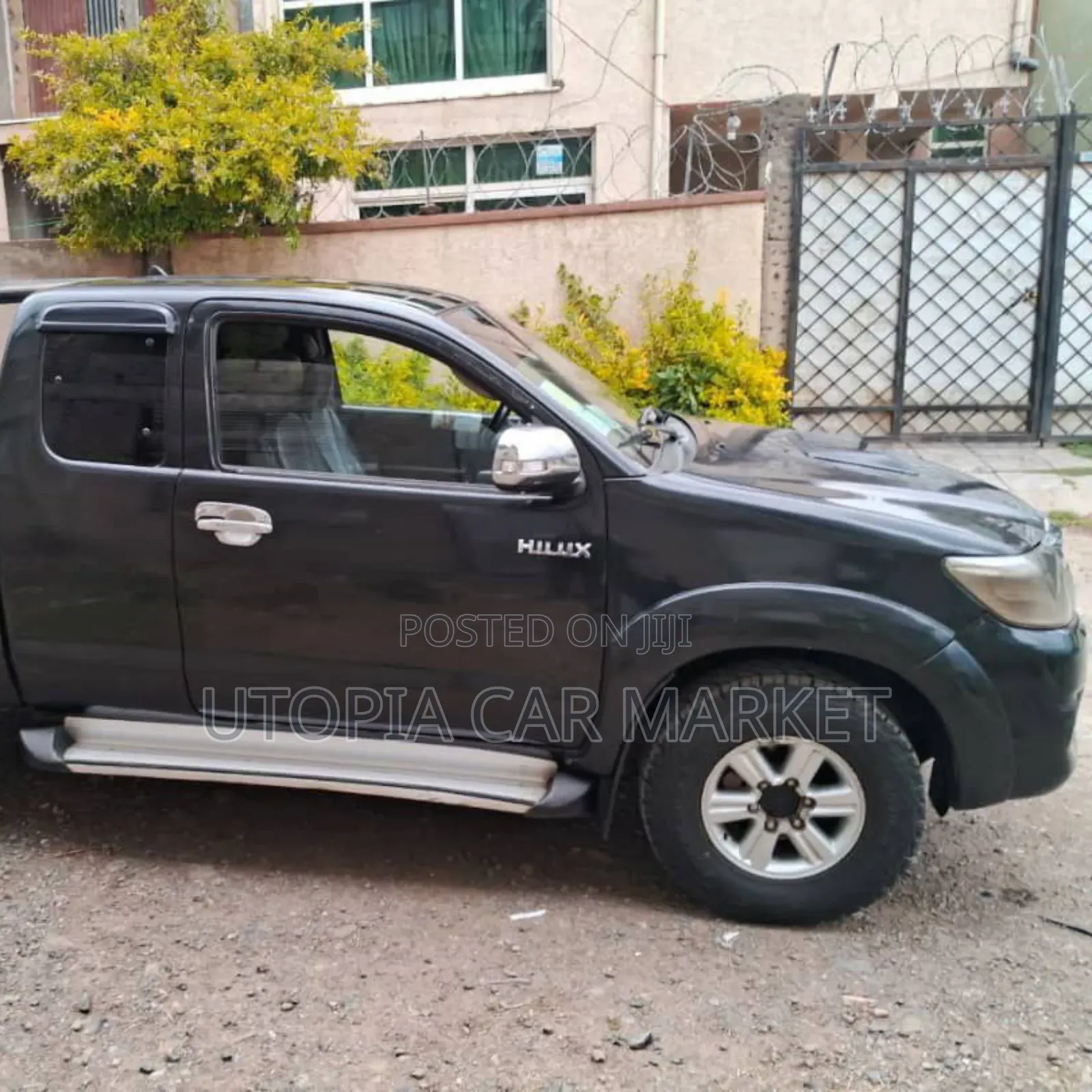 Toyota Hilux 2012 Black