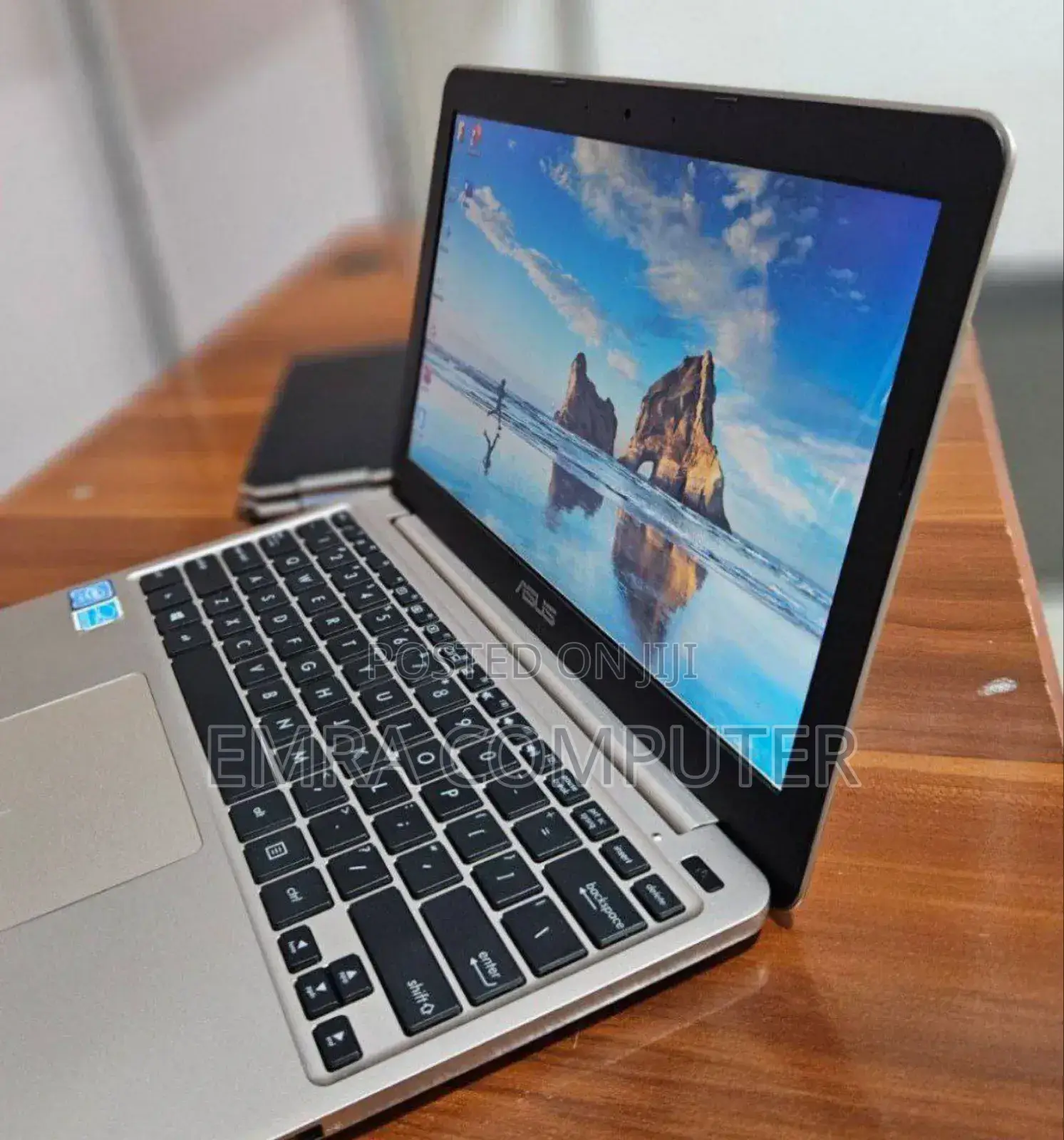 New Laptop Asus 2GB Intel Atom SSD 32GB