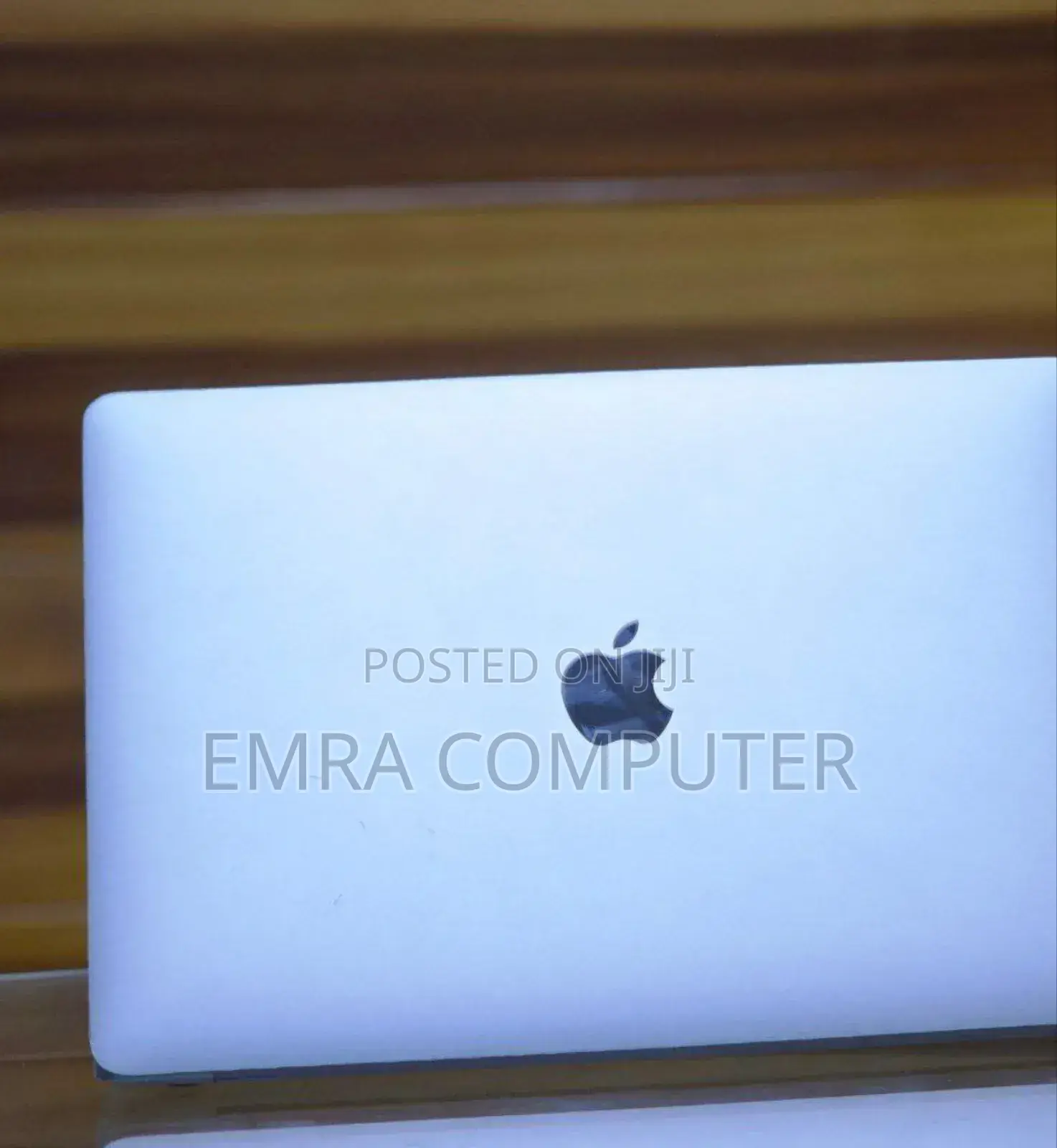 New Laptop Apple MacBook Pro 2022 M2 8GB Apple M2 SSD 256GB