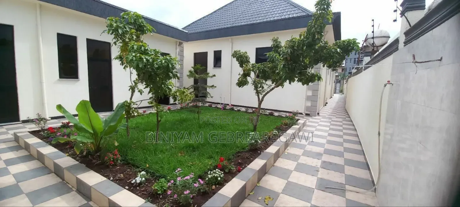 5bdrm Villa in House, Yeka for rent