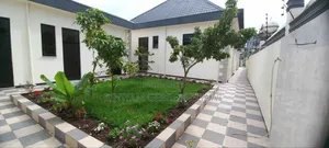 5bdrm Villa in House, Yeka for rent
