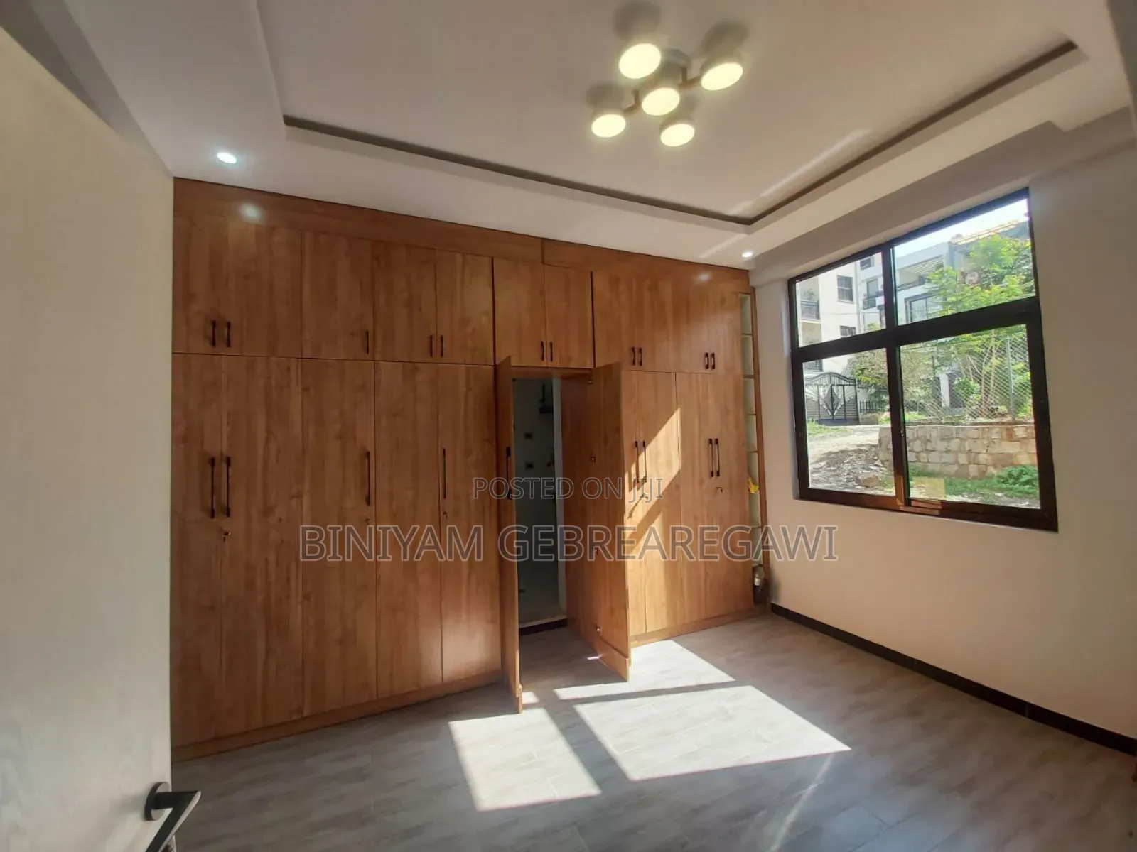 5bdrm Villa in House, Yeka for rent