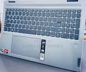 New Laptop Lenovo Yoga 7i 8GB AMD Ryzen 5 SSD 512GB