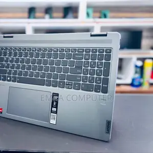 New Laptop Lenovo Yoga 7i 8GB AMD Ryzen 5 SSD 512GB