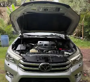 Toyota Hilux 2019 Silver