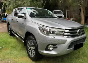 Toyota Hilux 2019 Silver