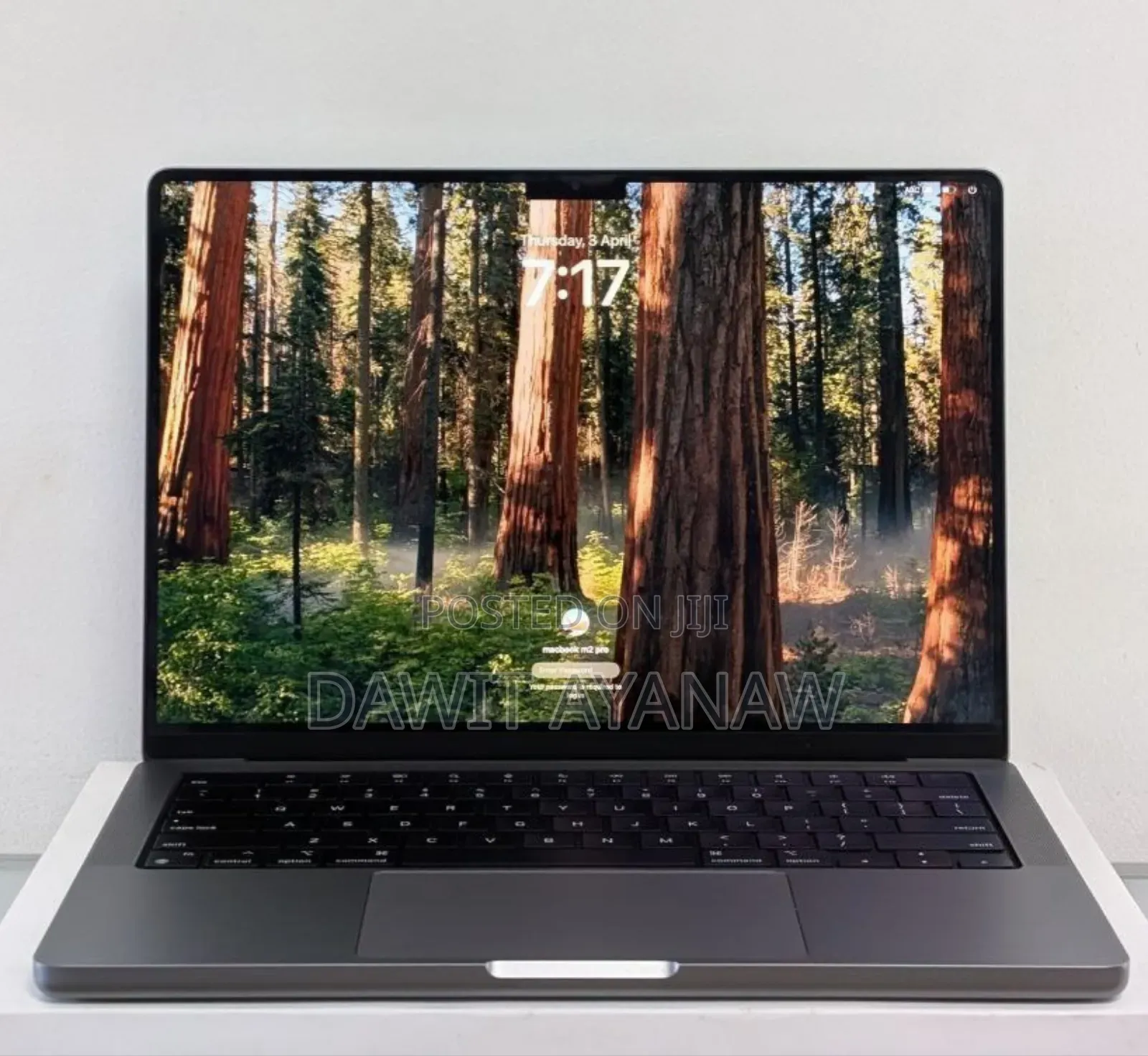 New Laptop Apple MacBook Pro 2022 M2 16GB Apple M2 SSD 512GB