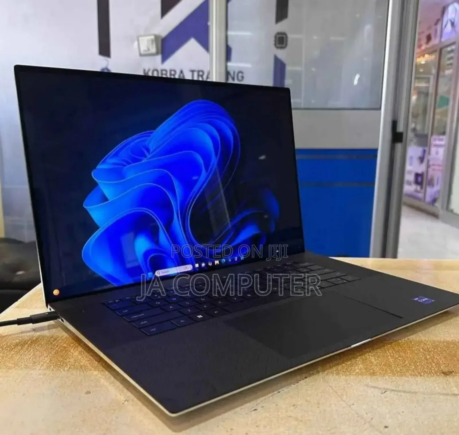 New Laptop Dell XPS 15 32GB Intel Core I7 SSD 1T