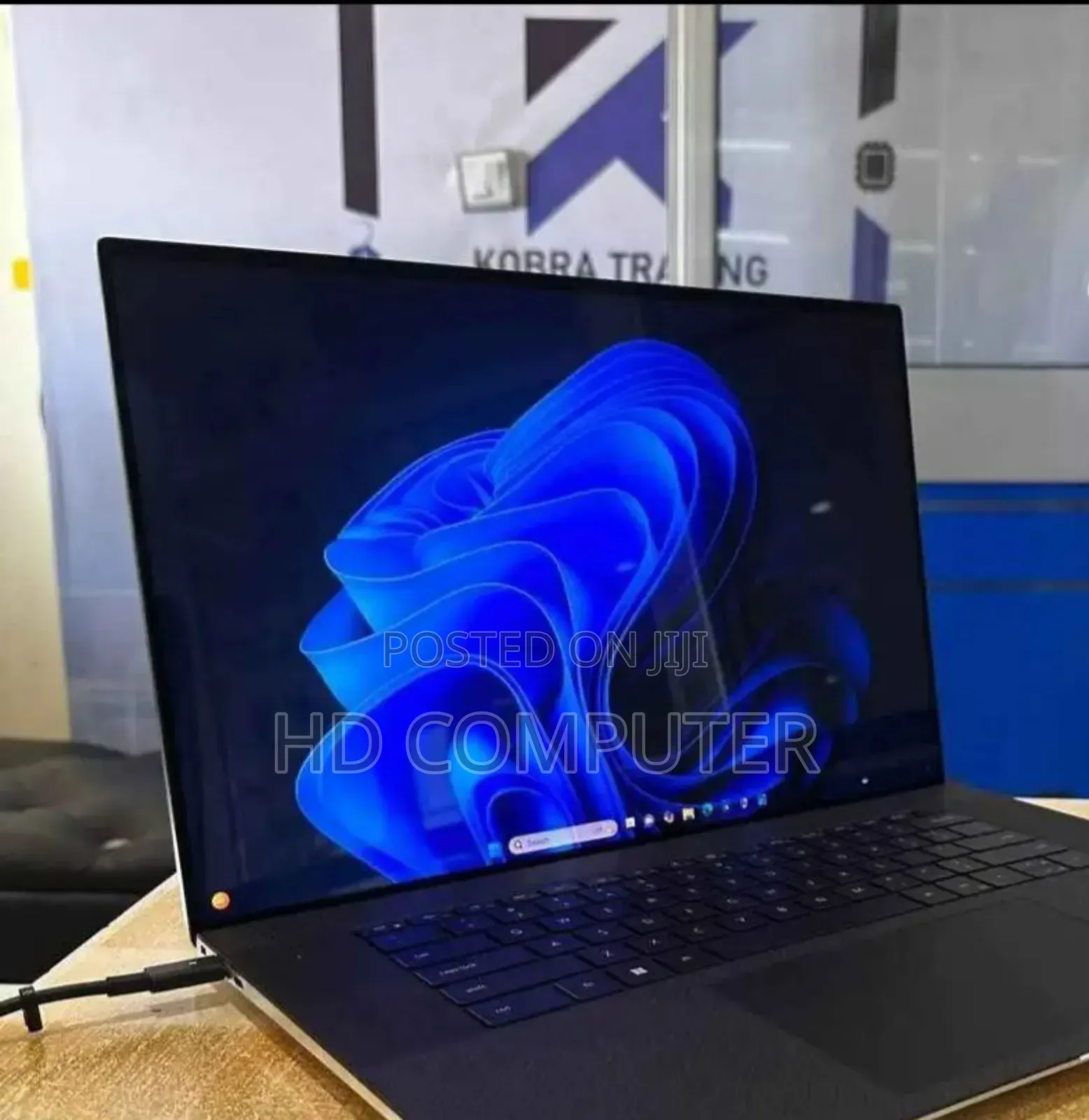 New Laptop Dell XPS 17 9720 32GB Intel Core I7 SSD 1T