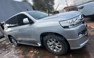 Photo - Toyota Land Cruiser 2019 Silver