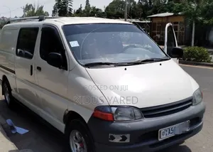 Photo - Toyota HiAce 1999 White