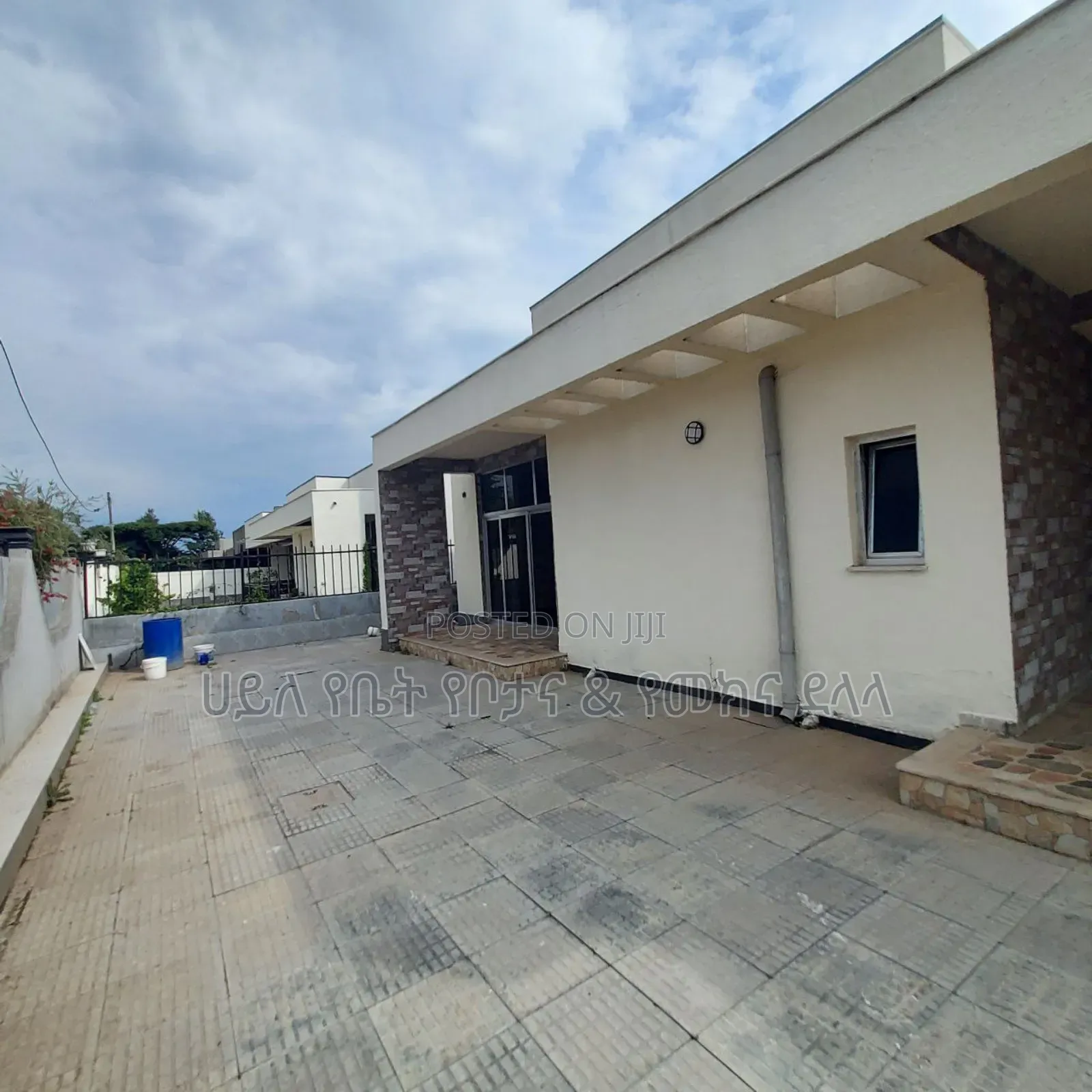 Furnished 5bdrm Villa in ለገጣፎ አካባቢ, Oromia-Finfinne for sale