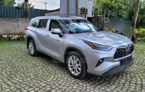 Photo - New Toyota Highlander 2023 Silver