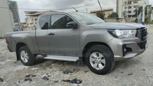Toyota Hilux 2020 Gold