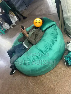 Photo - Bean Bag Chair With Extra Pillow ምቹ መቀመጫ ከተጨማሪ ትራስ ጋር
