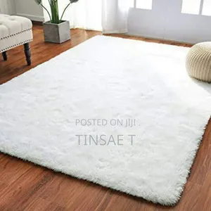 ለስላሳ እና ምቹ የፈር ምንጣፍ