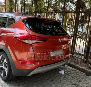Hyundai Tucson 2017 Red