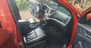 Hyundai Tucson 2017 Red