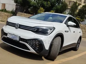 Photo - Volkswagen ID.6 2022 White