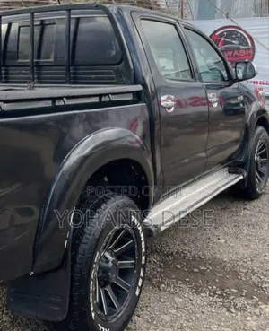 Toyota Hilux 2013 Black