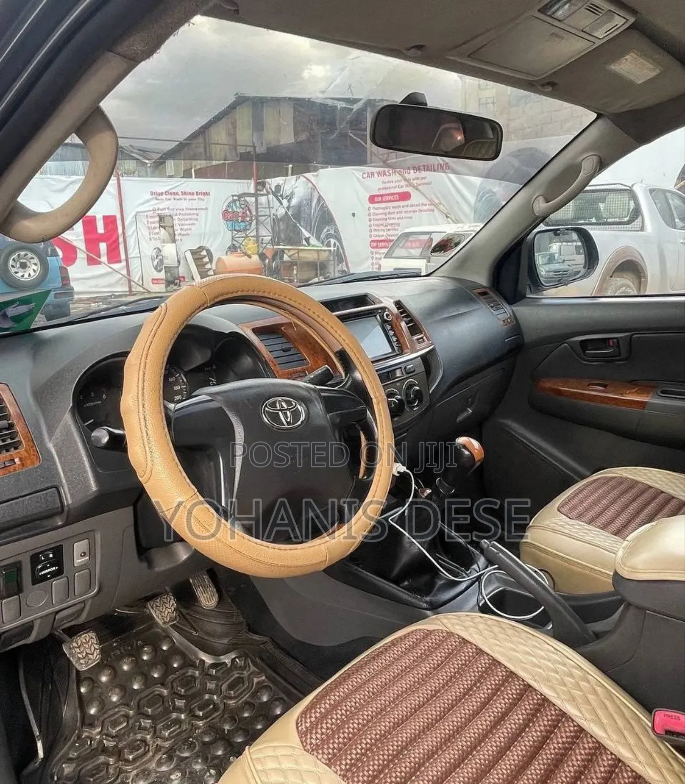 Toyota Hilux 2013 Black