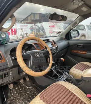 Toyota Hilux 2013 Black