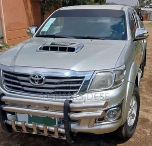 Toyota Hilux 2013 Silver