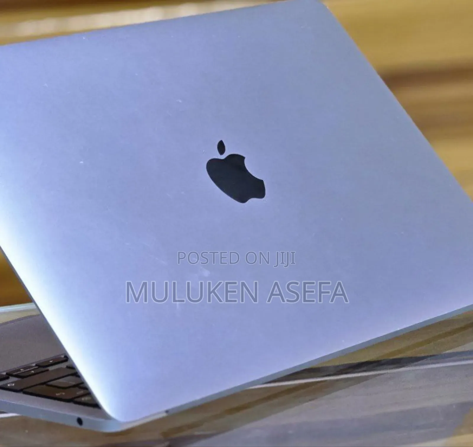 New Laptop Apple MacBook Pro M1 8GB Apple M2 SSD 256GB