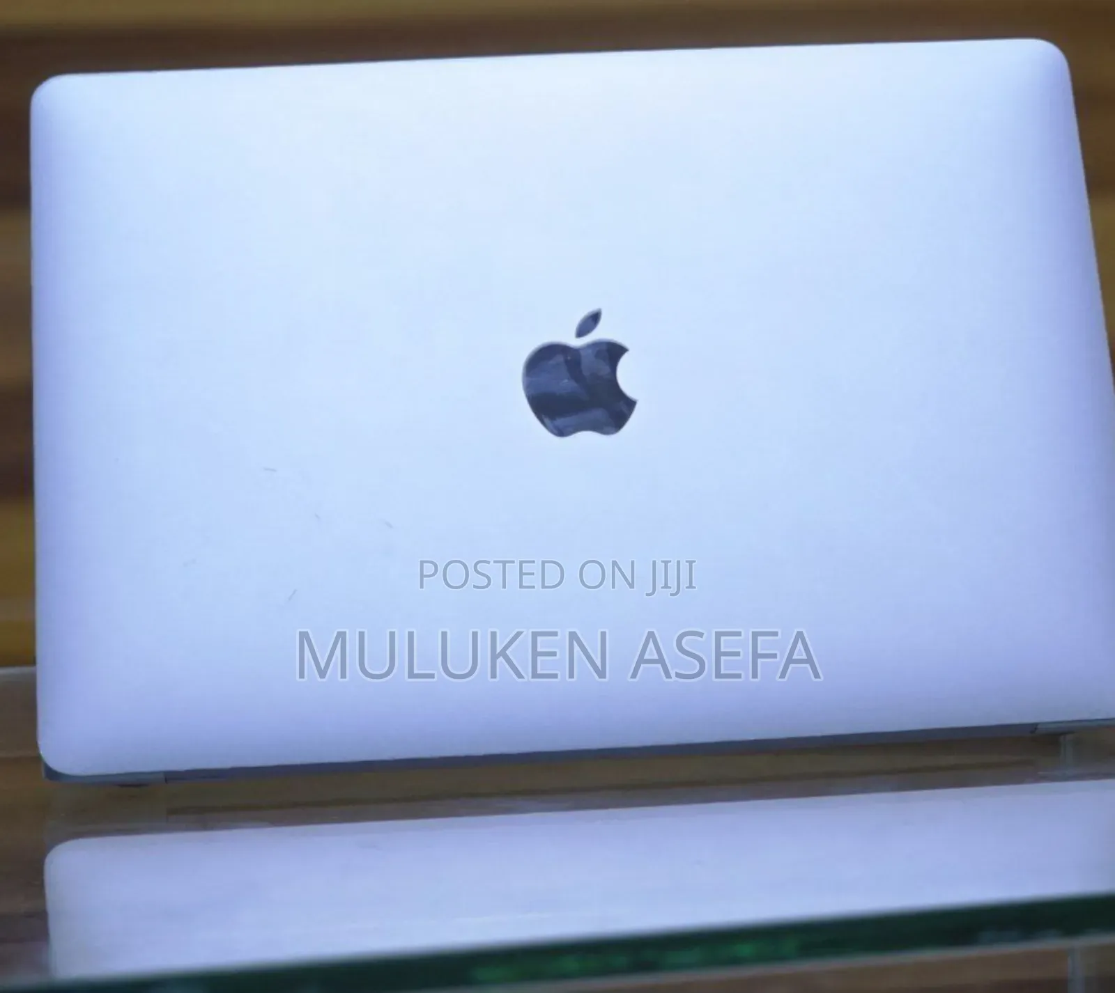 New Laptop Apple MacBook Pro M1 8GB Apple M2 SSD 256GB