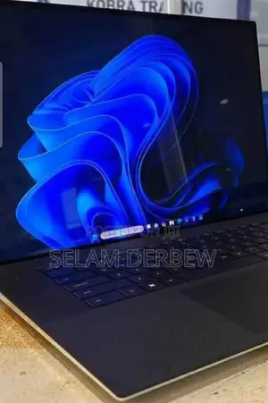 Photo - New Laptop Dell XPS 17 9720 32GB Intel Core I7 SSD 1T