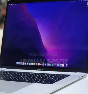 Photo - New Laptop Apple MacBook Pro 2017 16GB Intel Core I7 SSD 512GB