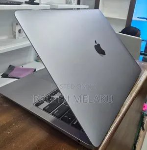 Photo - New Laptop Apple MacBook Pro 2020 M1 8GB Apple M1 SSD 256GB