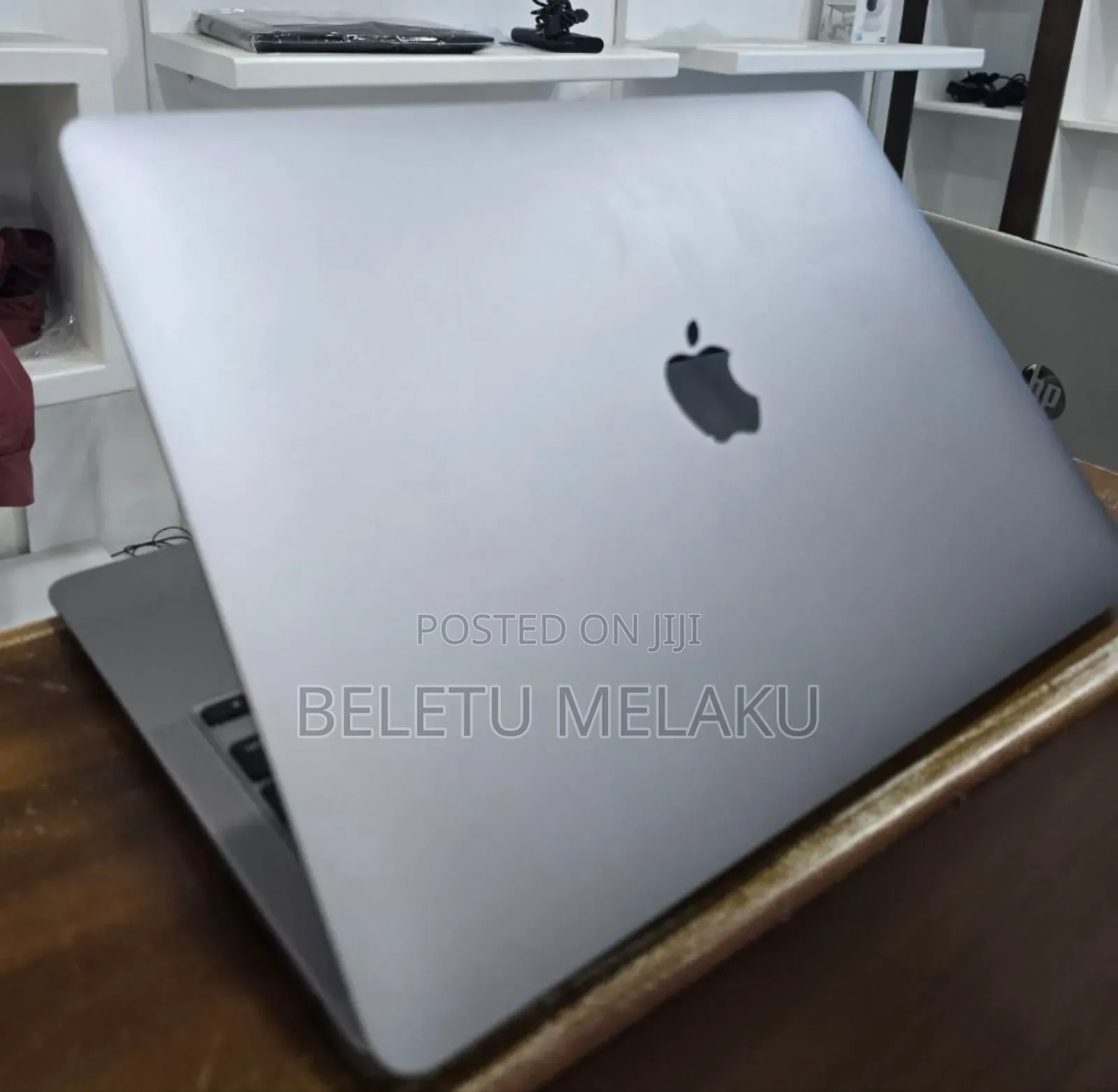 New Laptop Apple MacBook Pro 2020 M1 8GB Apple M1 SSD 256GB