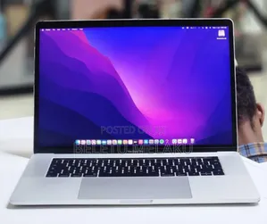 New Laptop Apple MacBook Pro 2017 16GB Intel Core I7 SSD 512GB