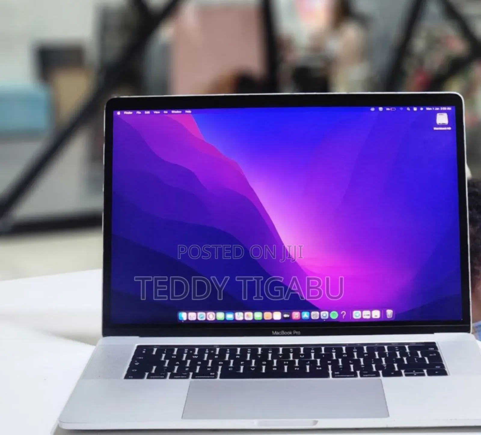 New Laptop Apple MacBook Pro 2017 16GB Intel Core I7 SSD 512GB