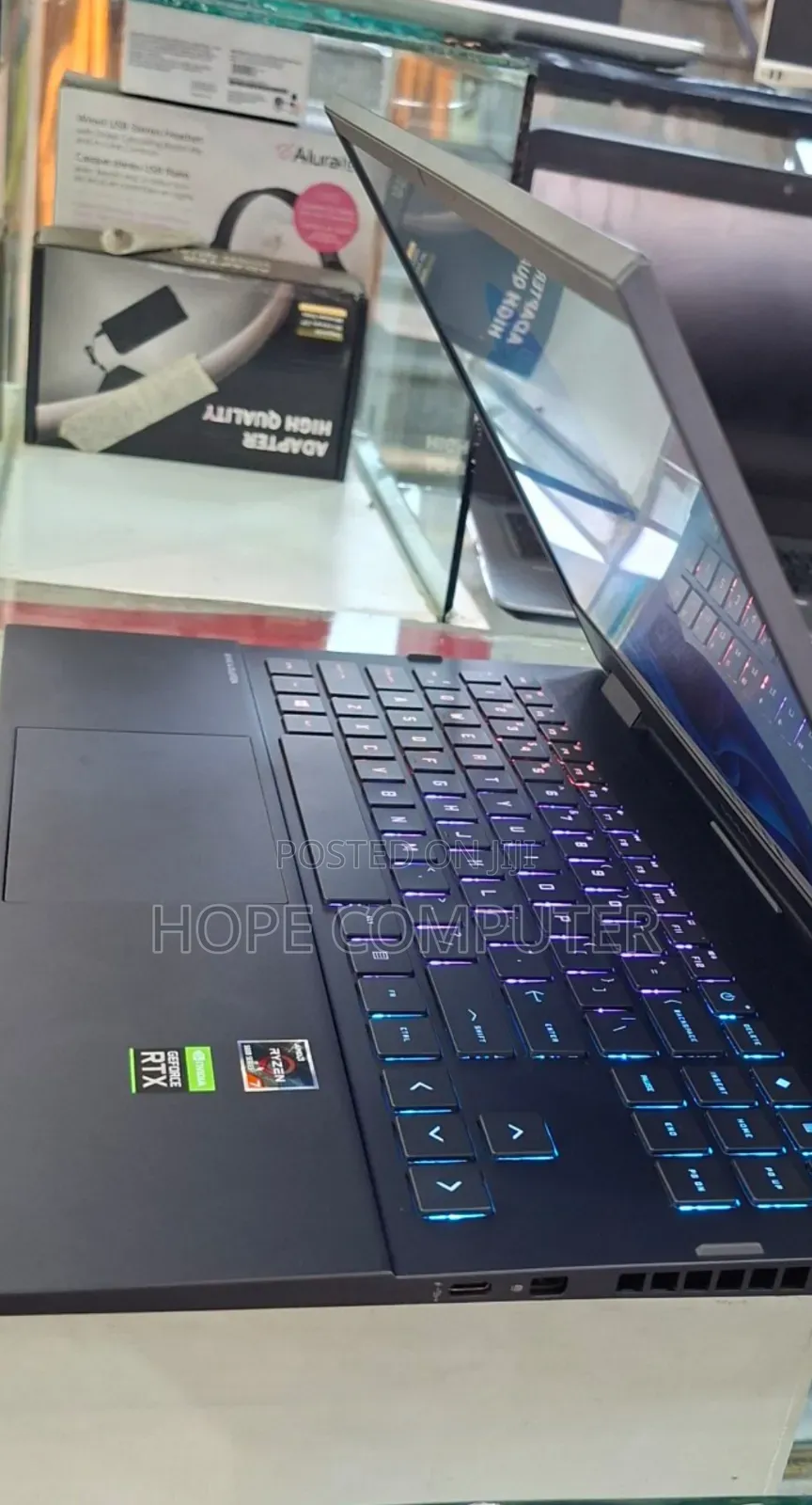 New Laptop HP Omen 15 16GB AMD Ryzen 7 SSD 512GB