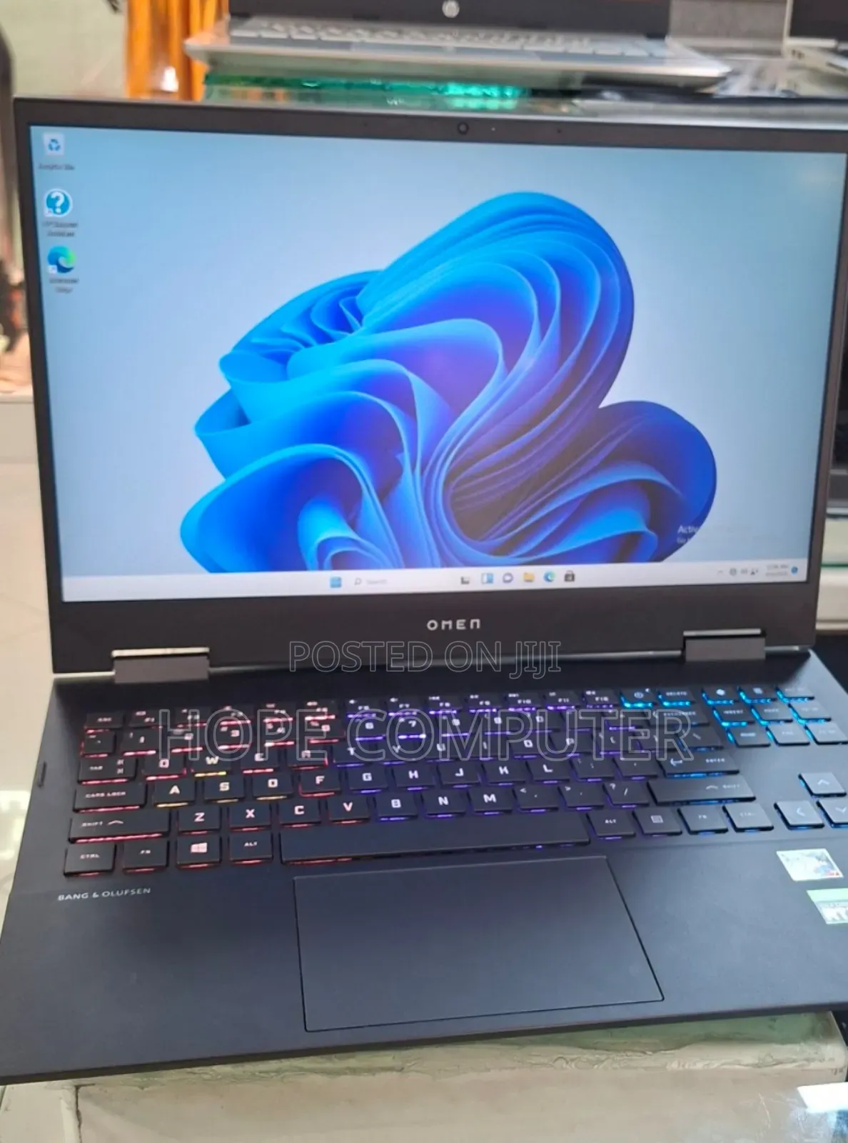 New Laptop HP Omen 15 16GB AMD Ryzen 7 SSD 512GB