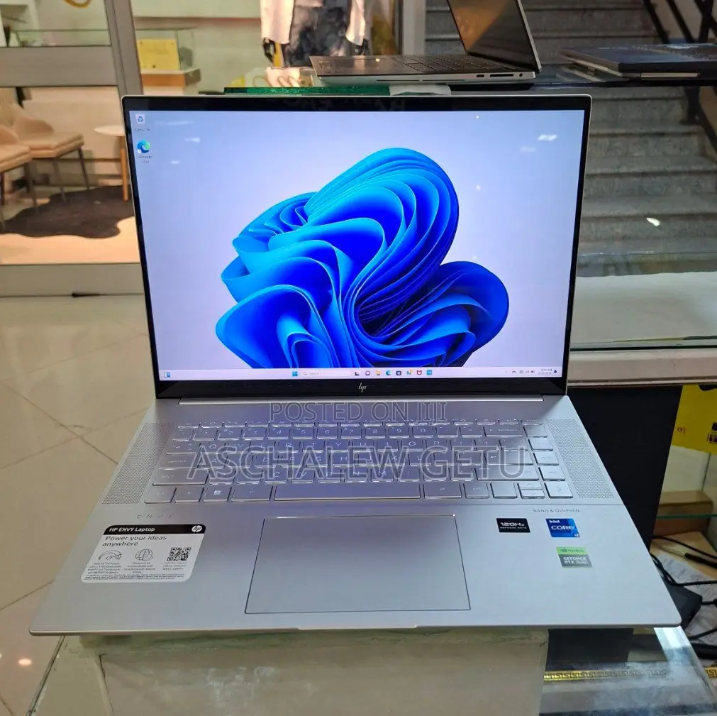 New Laptop HP Envy X360 16GB Intel Core I7 SSD 1T