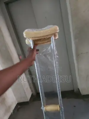 Photo - Crutches起來bilateral Axillary Crutches堯你crutches災害crutches