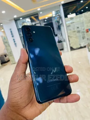 New Samsung Galaxy A04s 128 GB Black