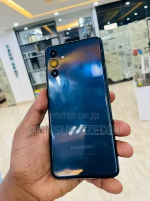 New Samsung Galaxy A04s 128 GB Black