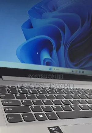 New Laptop Lenovo 8GB Intel Core I5 SSD 512GB