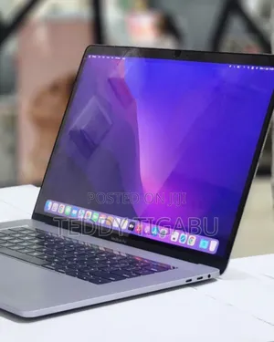 Photo - New Laptop Apple MacBook Pro 16GB Intel Core I7 SSD 256GB