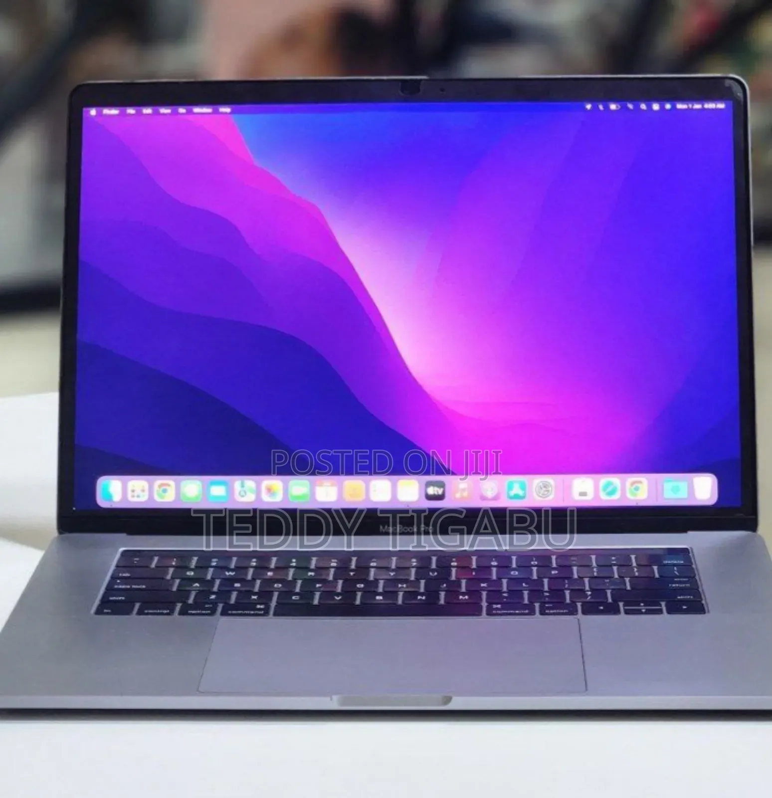 New Laptop Apple MacBook Pro 16GB Intel Core I7 SSD 256GB