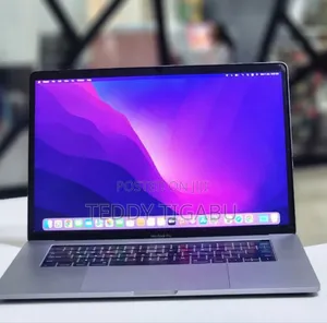 New Laptop Apple MacBook Pro 16GB Intel Core I7 SSD 256GB