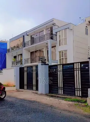 8bdrm House in የግለሰብ ከሪልስቴት ላይ የተገዛ, Bole for sale
